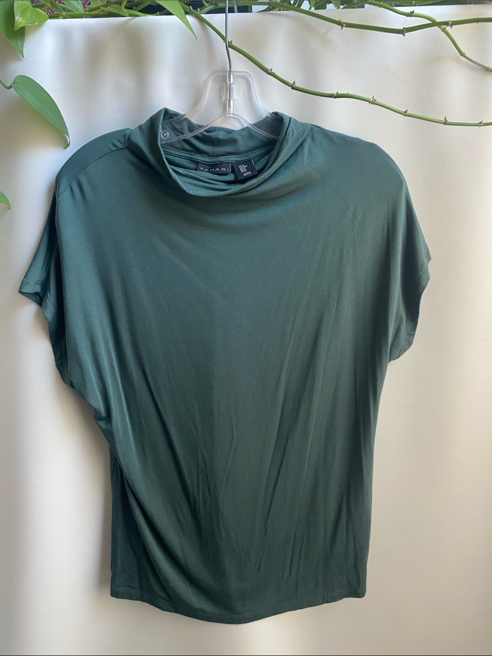 Tahari Relaxed Draped Neck Short Sleeve Top — sage Green M like new